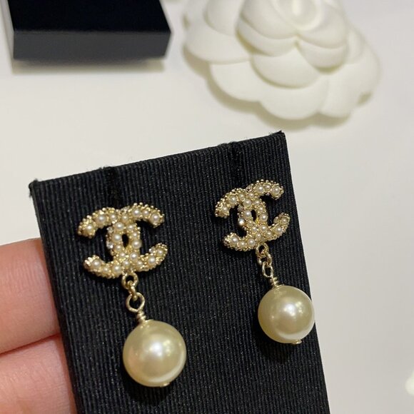 CHANEL Crystal-Embellished Silver Earrings - Picture 3 of 9